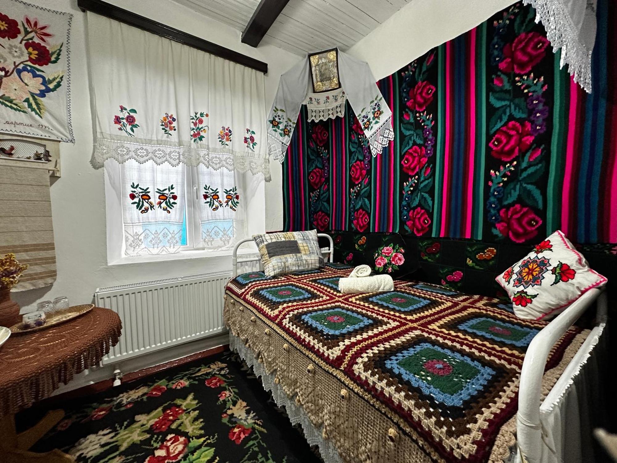 La Madalina Bed and Breakfast Selemet Exteriör bild
