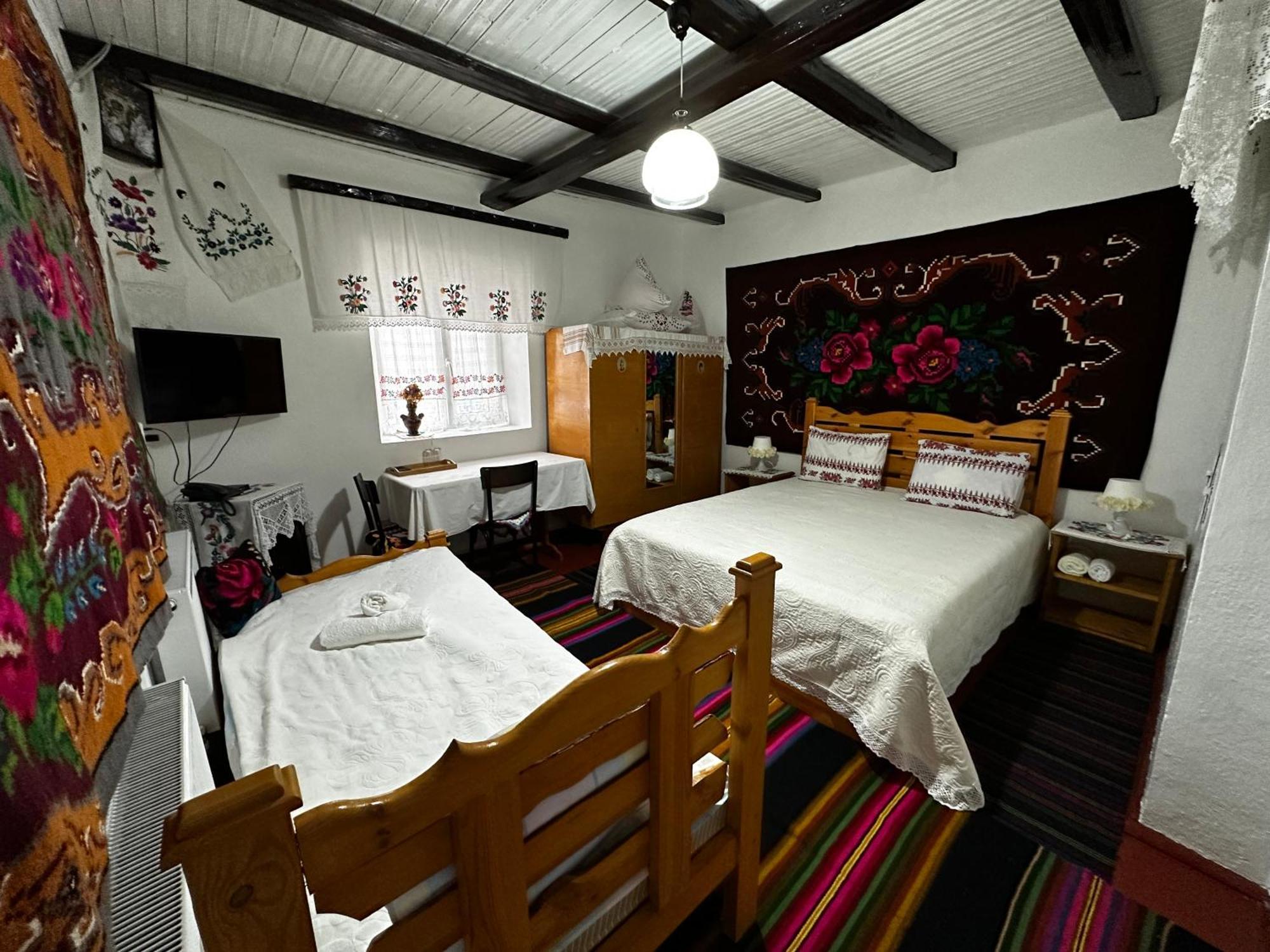 La Madalina Bed and Breakfast Selemet Exteriör bild